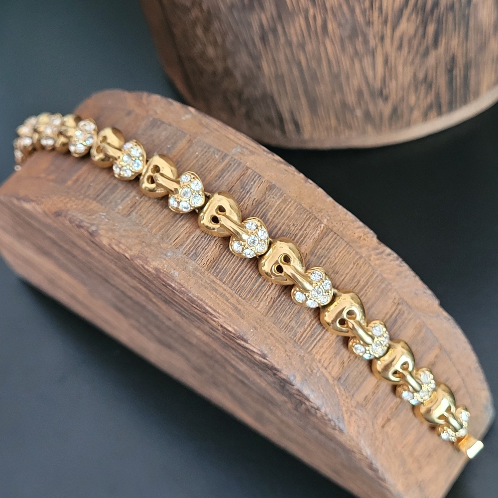 Vintage Designer Look Alike Bracelet Gold Tone Heart Link Pave Rhinestone 7.5"
